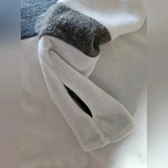 NWOT lightweight hoodie white with green and camo size S - Picture 4 of 6